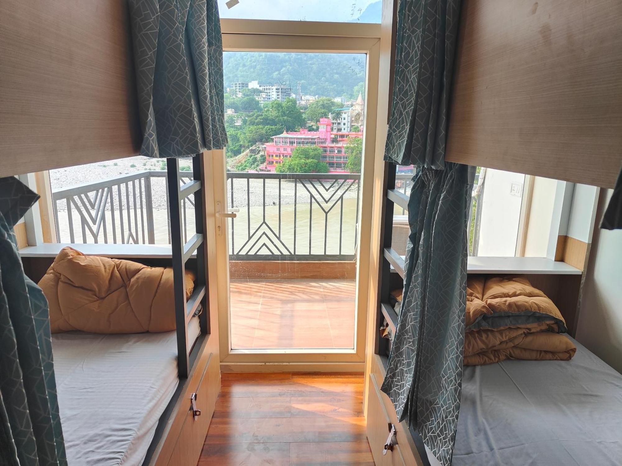 Albergue Joey'S By The Ganges Rishīkesh Exterior foto