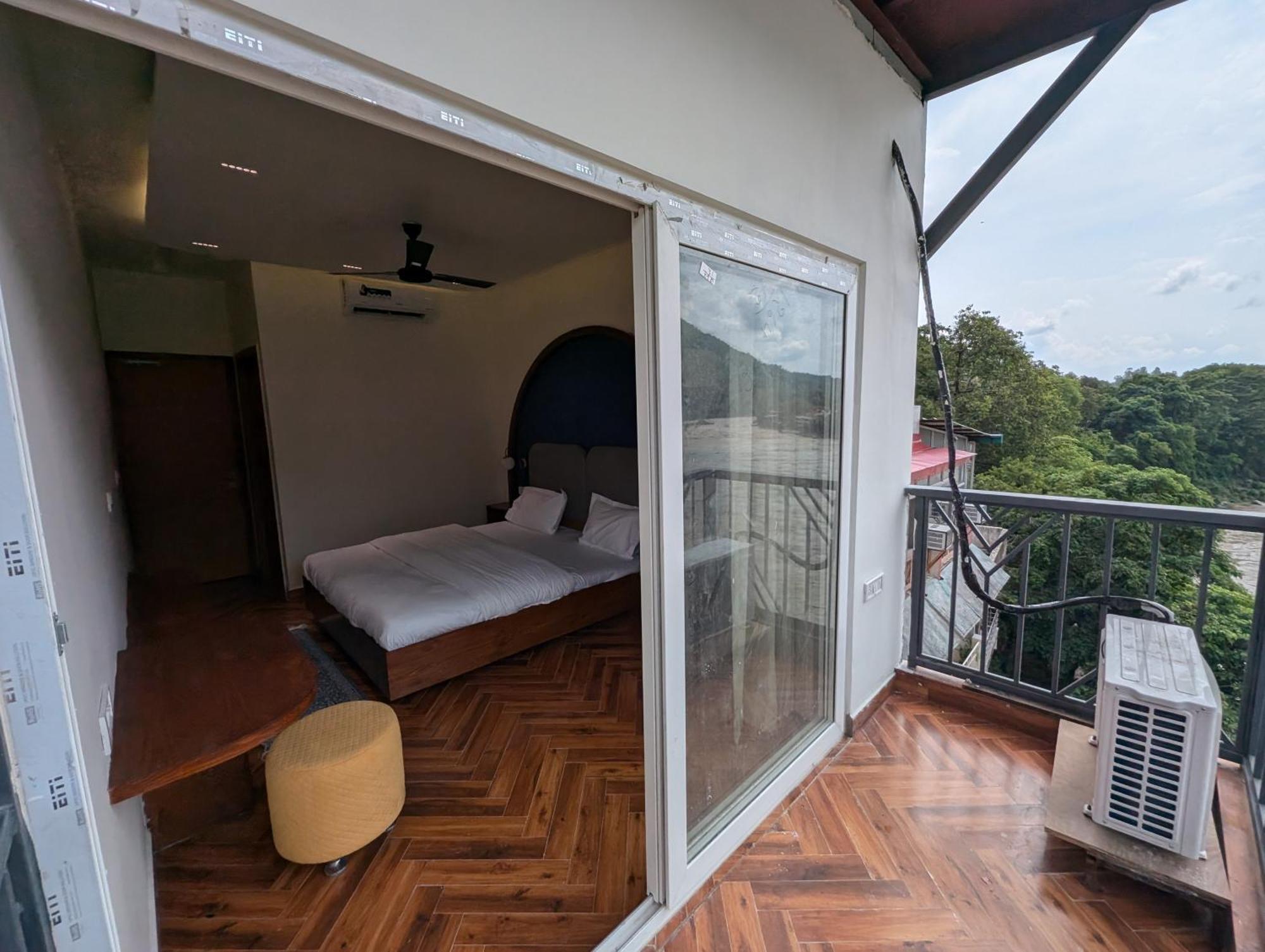 Albergue Joey'S By The Ganges Rishīkesh Exterior foto