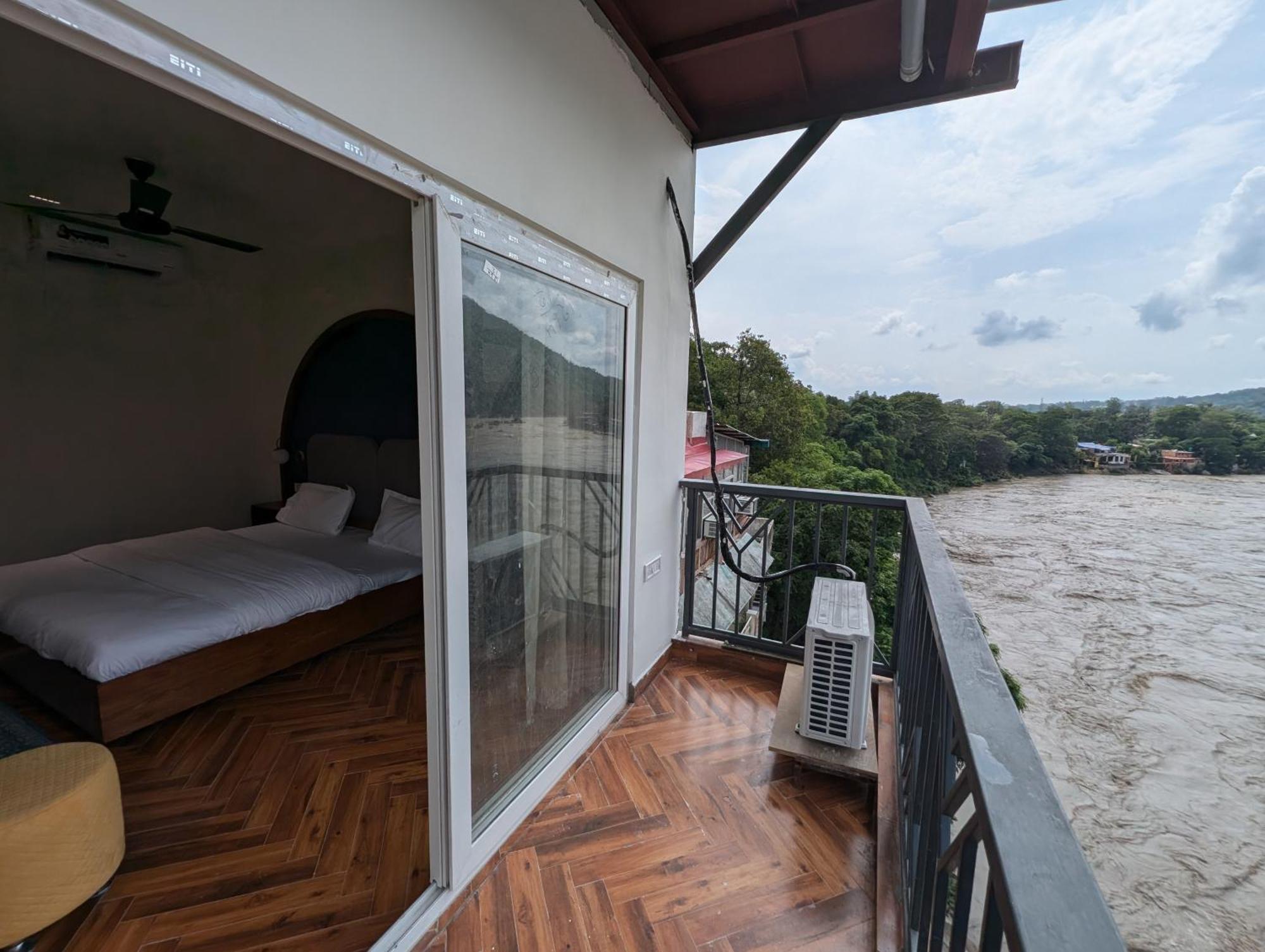 Albergue Joey'S By The Ganges Rishīkesh Exterior foto