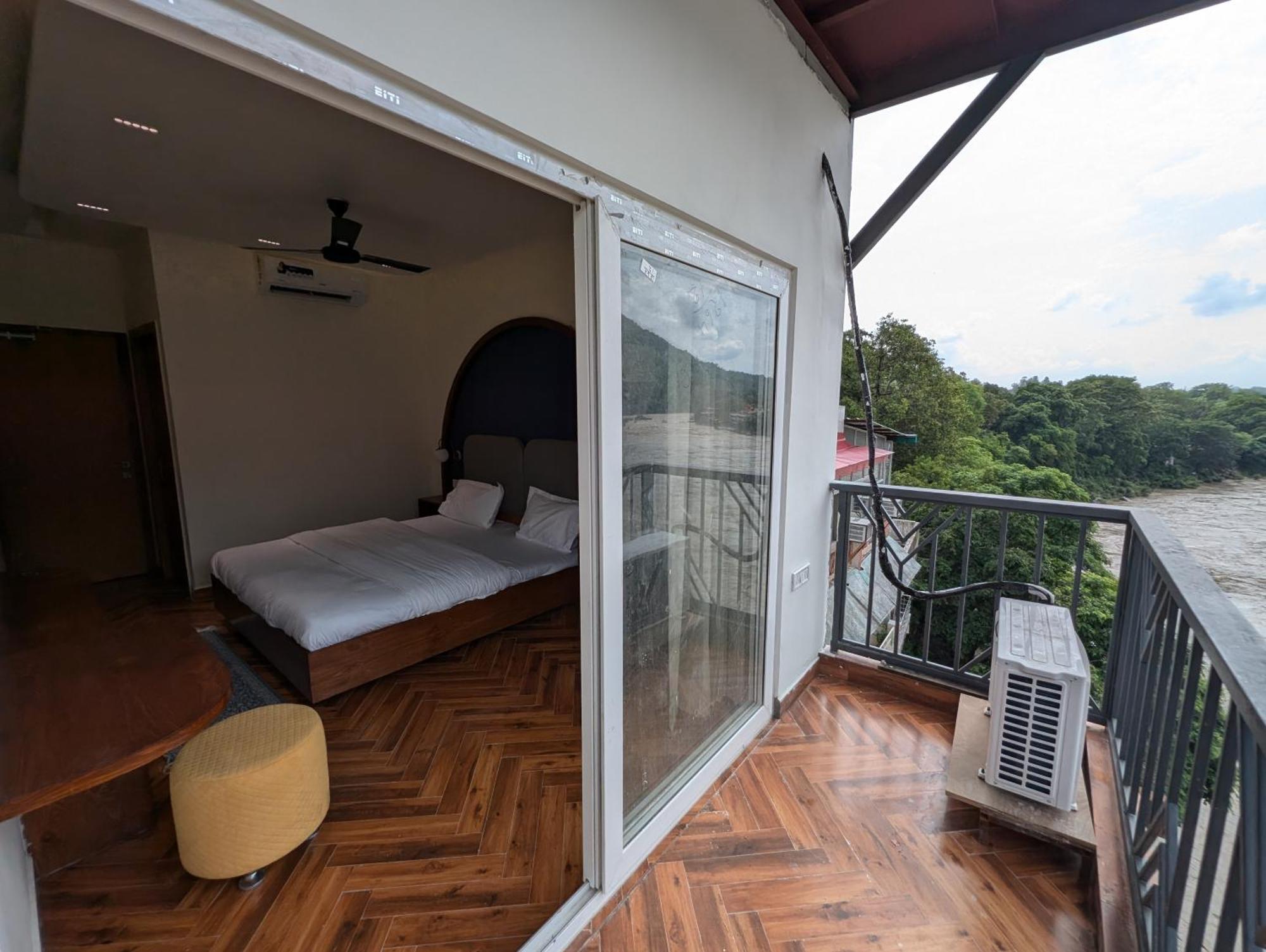 Albergue Joey'S By The Ganges Rishīkesh Exterior foto