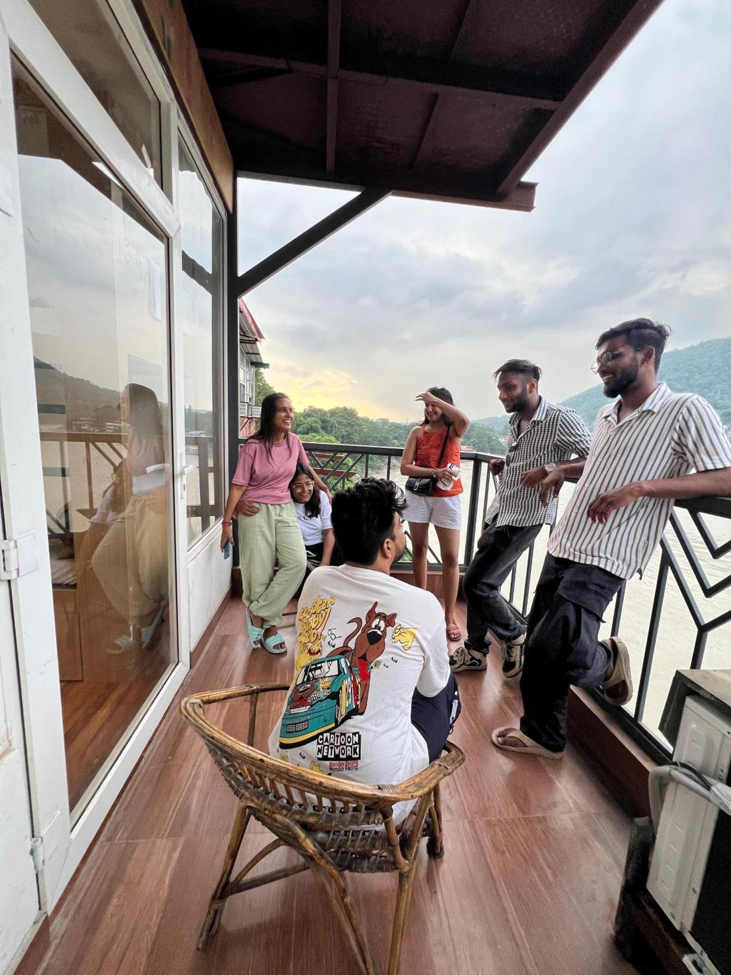 Albergue Joey'S By The Ganges Rishīkesh Exterior foto