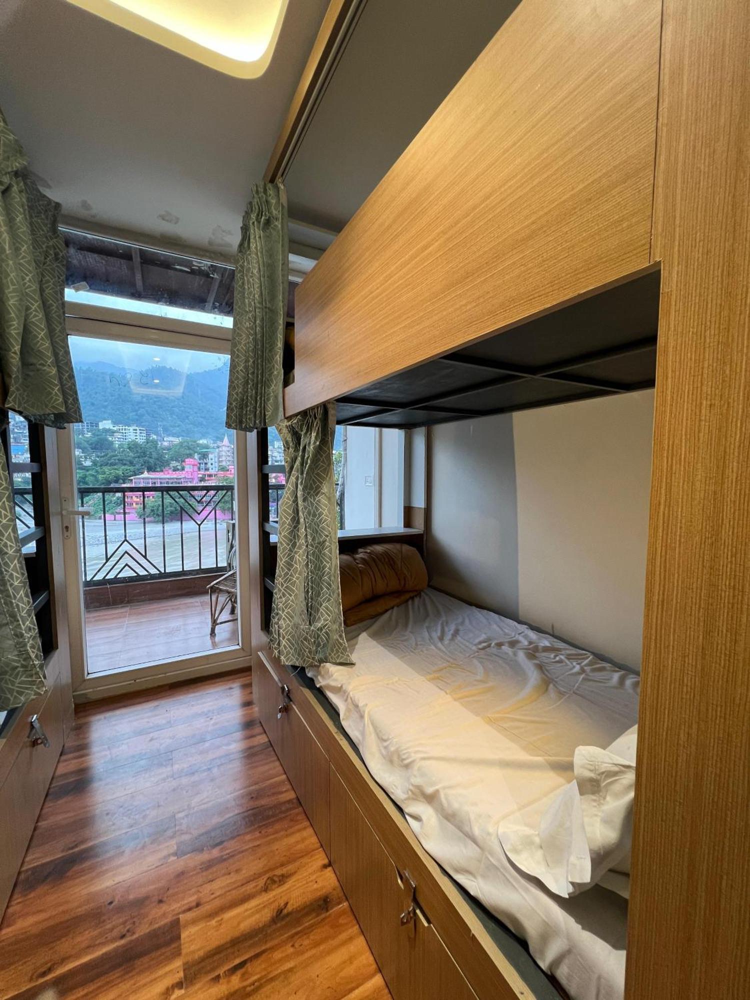 Albergue Joey'S By The Ganges Rishīkesh Exterior foto