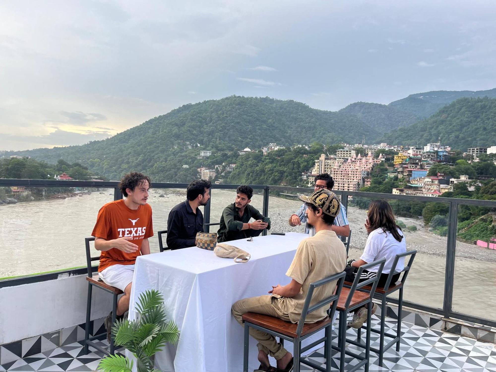 Albergue Joey'S By The Ganges Rishīkesh Exterior foto